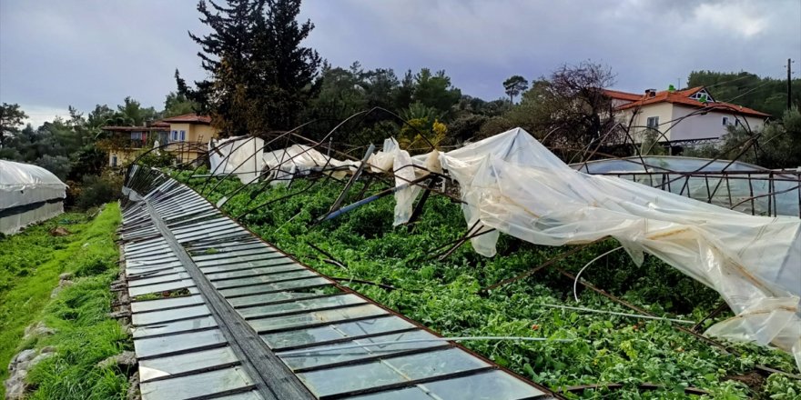 Muğla'da hortum seralarda hasara neden oldu