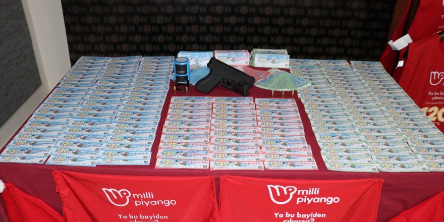İzmir'de piyasaya sahte yılbaşı milli piyango bileti süren 4 kişi yakalandı