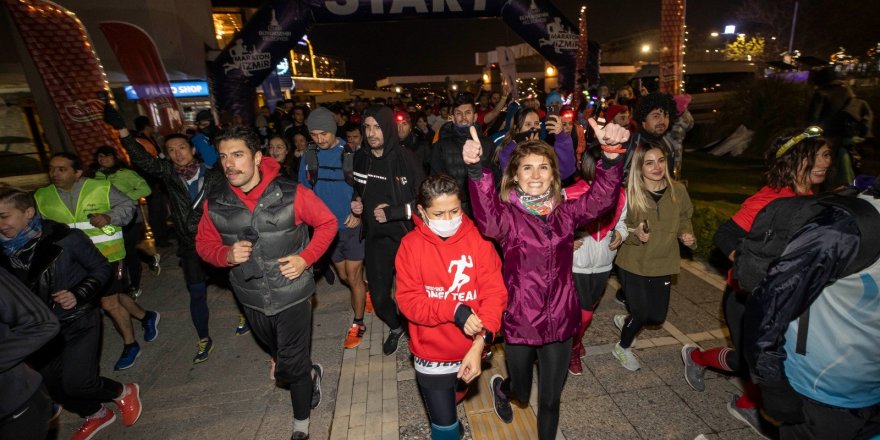 İzmirliler en uzun gecede koştu