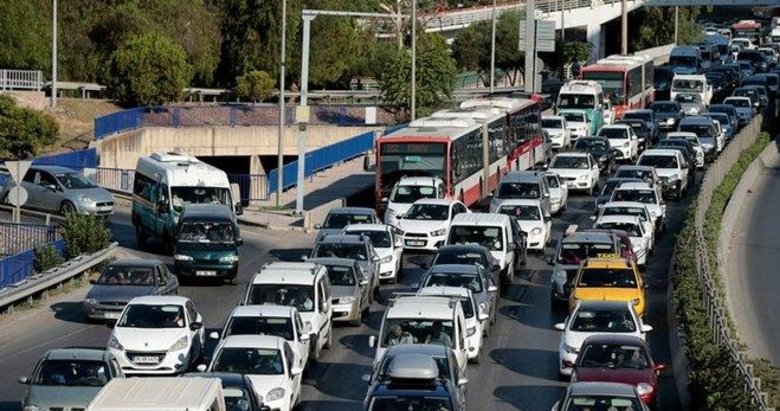 İzmir'de trafiğe kayıtlı araç sayısı 1 milyon 568 bin 927 oldu