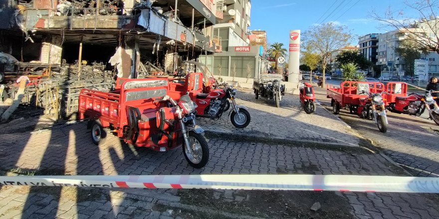 Yangında yanan 3 milyon değerindeki 250 motosikletten geriye 5'i sağlam kaldı