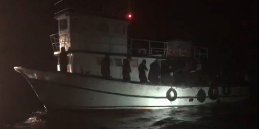 İzmir'de jandarma ekiplerinden dev göçmen kaçakçılığı operasyonu