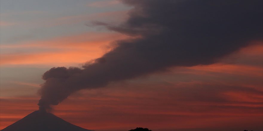 Popocatepetl Yanardağı’nda patlama