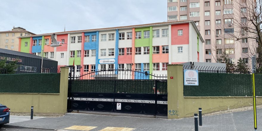 Kadıköy’de okul müdürünün öğrencilere şiddet uyguladığı anlar kamerada