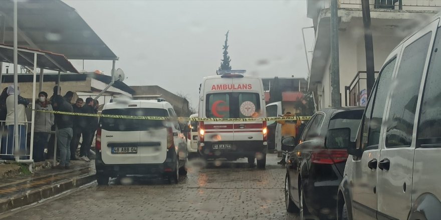 Muğla'da boğazından bıçaklanan kişi yaşamını yitirdi