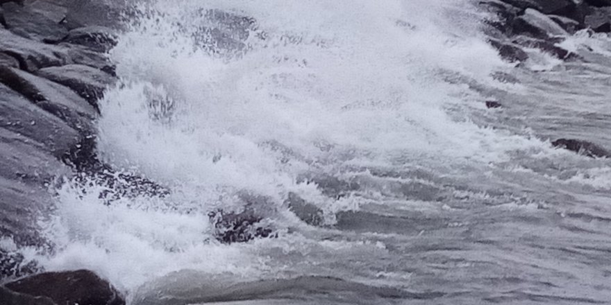 Bandırma'da fırtına deniz ve hava ulaşımını olumsuz etkiledi