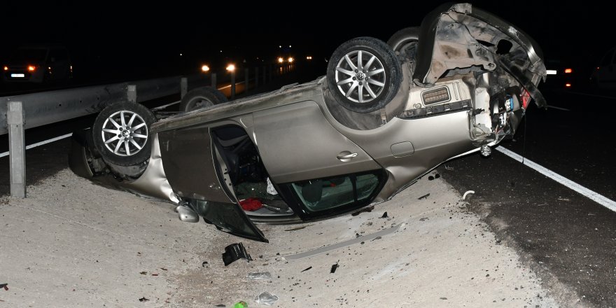 Aksaray’da otomobil refüje takla attı: 3 yaralı