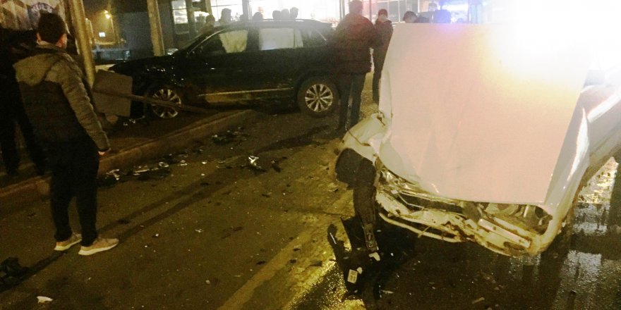 Konya'da otomobiller çarpıştı: 4 yaralı