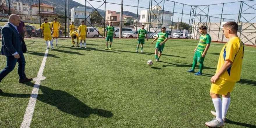 Büyükşehir'den amatör spor kulüplerine ve antrenörlerine destek
