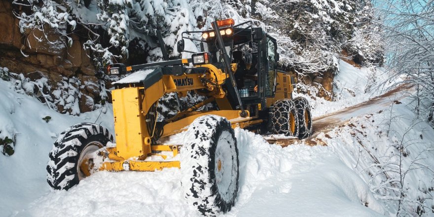 Doğu Karadeniz’de 86 köy ve mahalle yolu kar nedeniyle ulaşıma kapalı