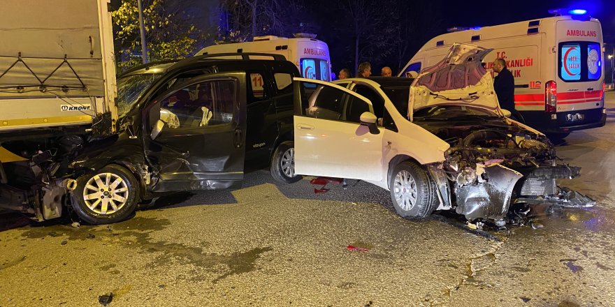 Kartal’da 4 yol ağzında kaza: 2 yaralı