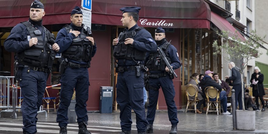 Fransa’da 6 polise ırkçı hakaret ve şiddetten hapis cezası