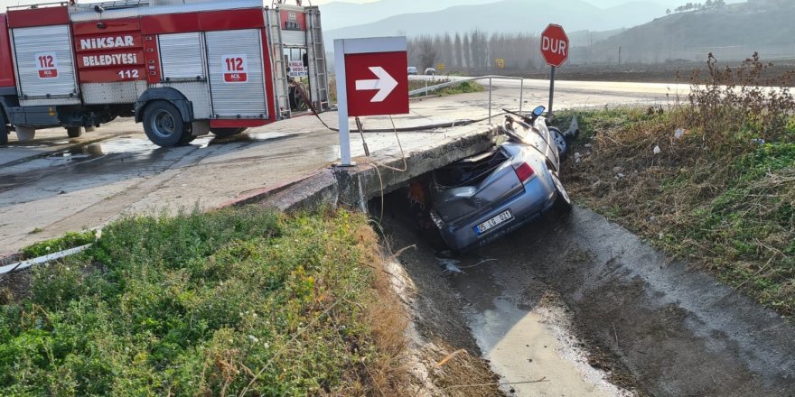 Tokat’ta otomobil sulama kanalına uçtu: 2 yaralı