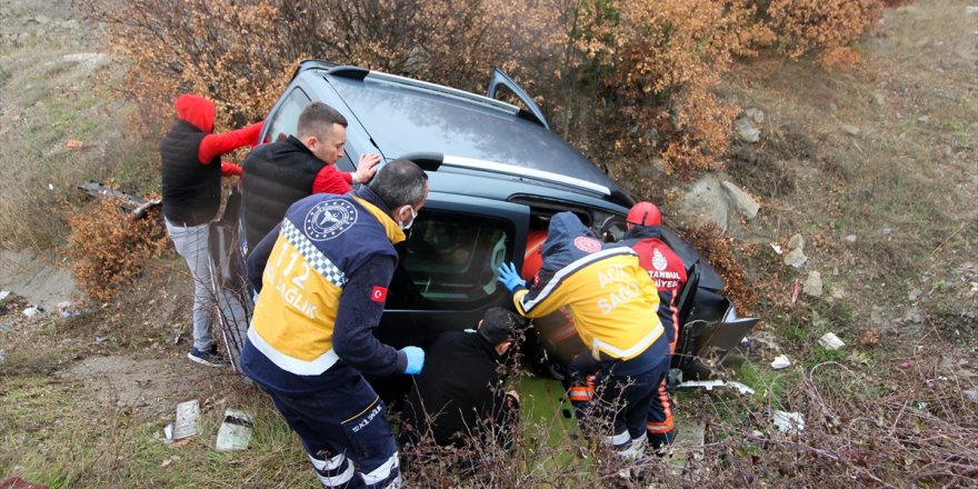 Tavşanlı'da trafik kazasında 2 kişi yaralandı