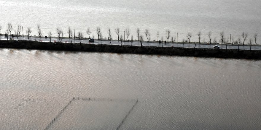 Muğla'da sağanak, su baskınlarına neden oldu, tarım arazileri su altında kaldı (Video)