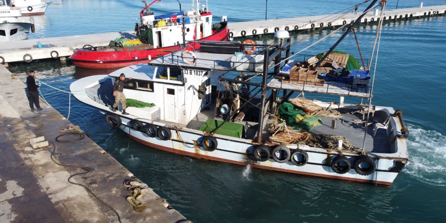 Fırtına geçti, balıkçılar Akdeniz’e açıldı