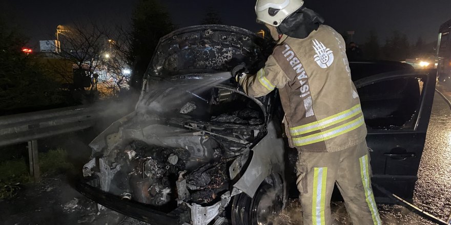 TEM Otoyolu’nda otomobil alev topuna döndü