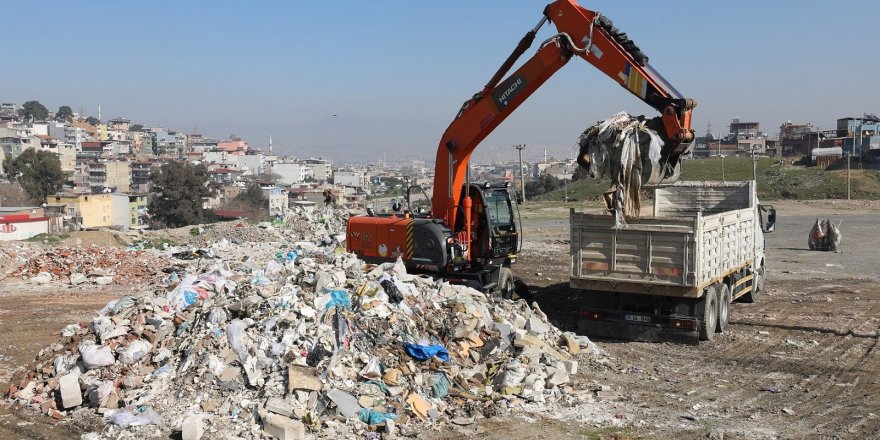 Gaziemir’de 2 günde 480 ton moloz toplandı