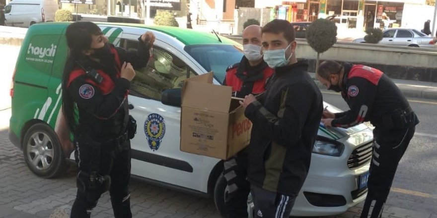 Kanadı kırık Serçe’ye polis şefkati