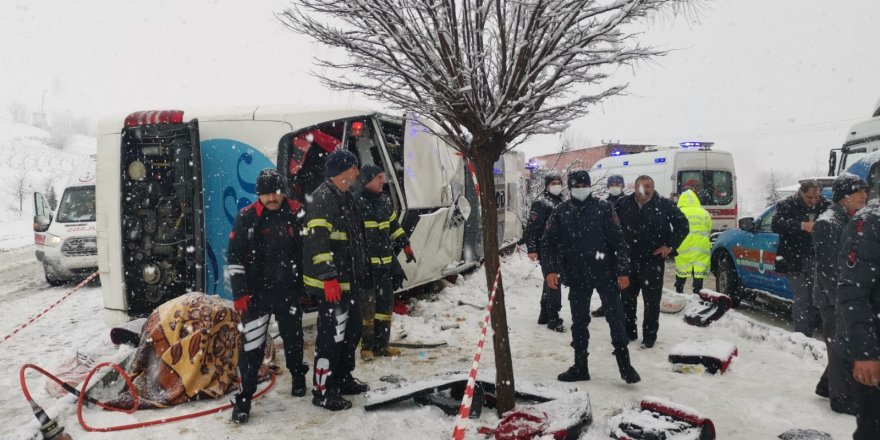 Tokat’ta yolcu otobüsü devrildi: 1 ölü, çok sayıda yaralı