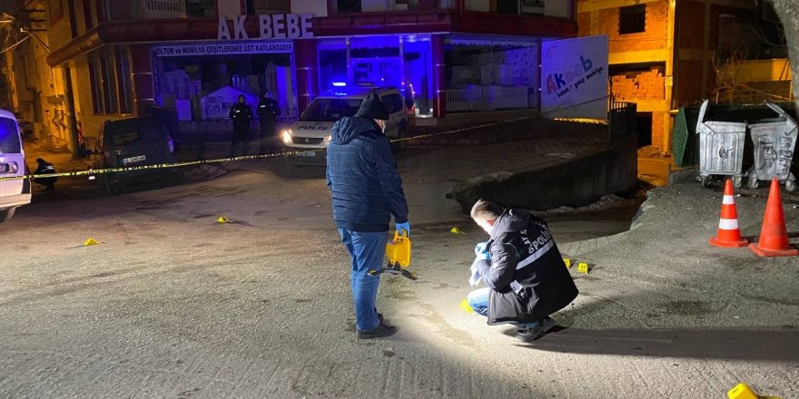 Gece kulübünde başlayan tartışmada silahlar konuştu: 1'i ağır 2 yaralı