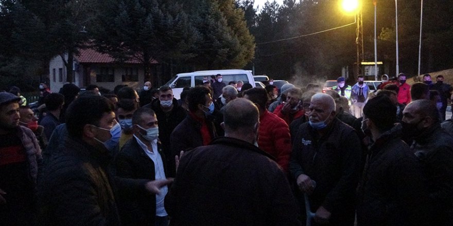 Taciz iddiasını duyan 100 kişi toplandı: 'Köylünün önünde duramadım'