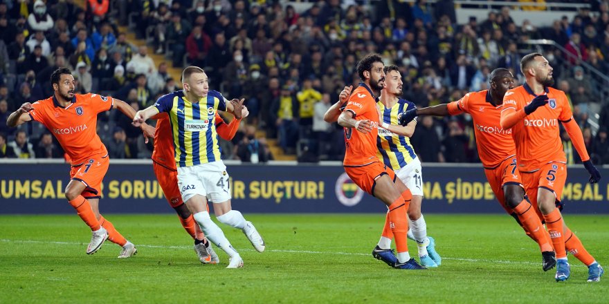 Fenerbahçe: 0 - Medipol Başakşehir: 1