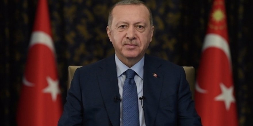 Cumhurbaşkanı Erdoğan: “Olumsuz bir durum yok, hafif şekilde geçiyor”