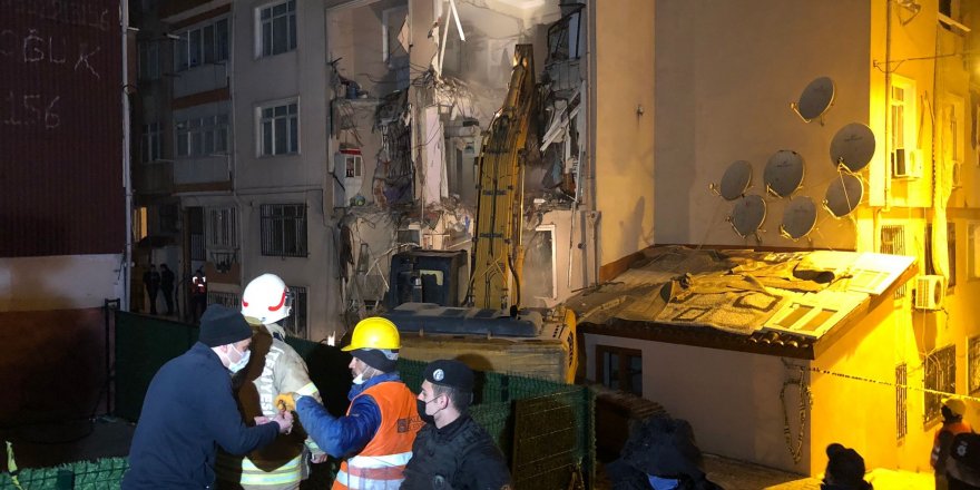 Üsküdar’da doğalgaz patlaması yaşanan binada yıkım işlemi başladı