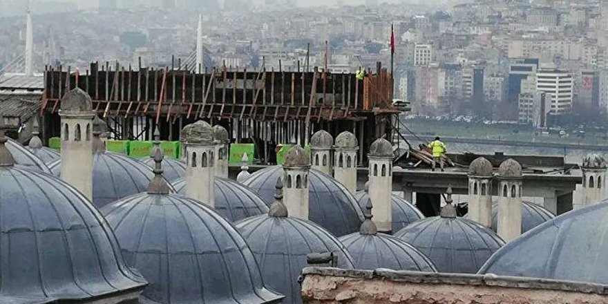 Süleymaniye Camii’nin siluetini bozan kalıplar söküldü