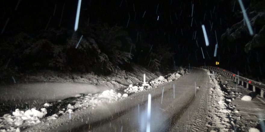 İzmir’in yüksek kesimlerinde kar yağışı etkili oldu