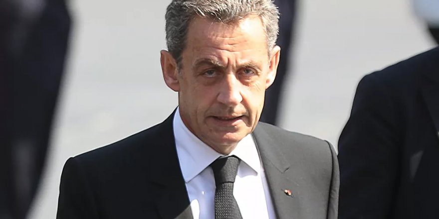 Eski Fransa Cumhurbaşkanı Sarkozy yolsuzluktan 3 yıl hapis cezası aldı