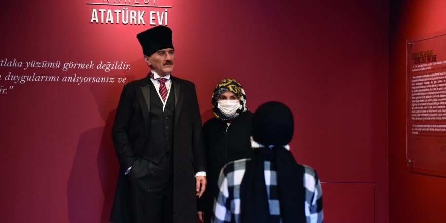 Atatürk Evi'ne ziyaretçi akını