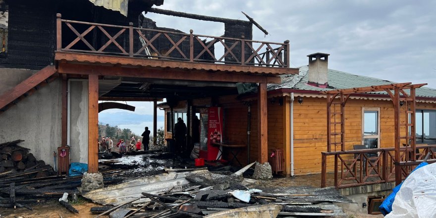 Rize’de işten çıkarılacağını öğrenen şahıs çalıştığı iş yerini ateşe verdi