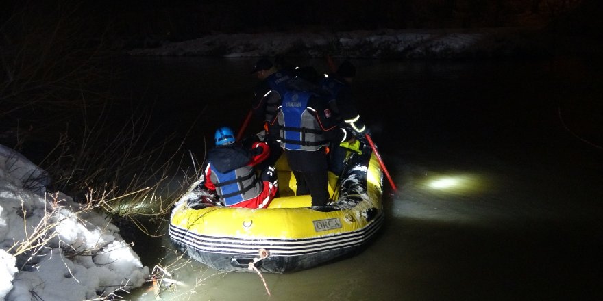 Muş’ta Karasu Nehri’ne düşen genç kızın arama çalışmalarına ara verildi