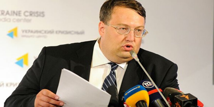 Ukrayna İçişleri Bakanı Anton Gerashchenko: "Topraklarımıza gireni vuracağız"