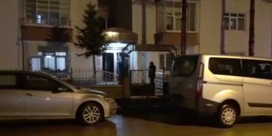 Ankara'da bir kişi babasını öldürüp intihar etti