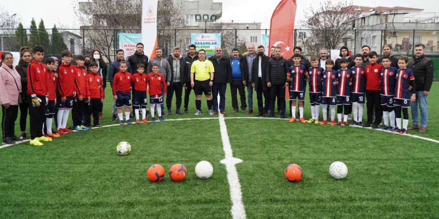 ‘Mahallede maç var’ 23 Nisan Futbol Turnuvası Manisa’da başladı