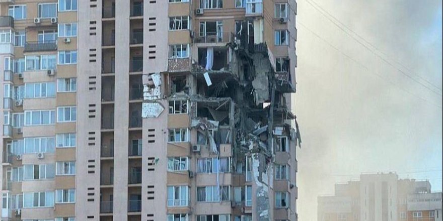 Kiev’de binaya bomba düştü