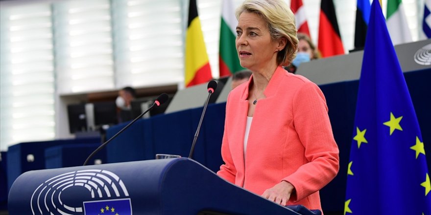 Avrupa Komisyonu Başkanı von der Leyen: "Rusya merkez bankasının varlıklarını felç edeceğiz"