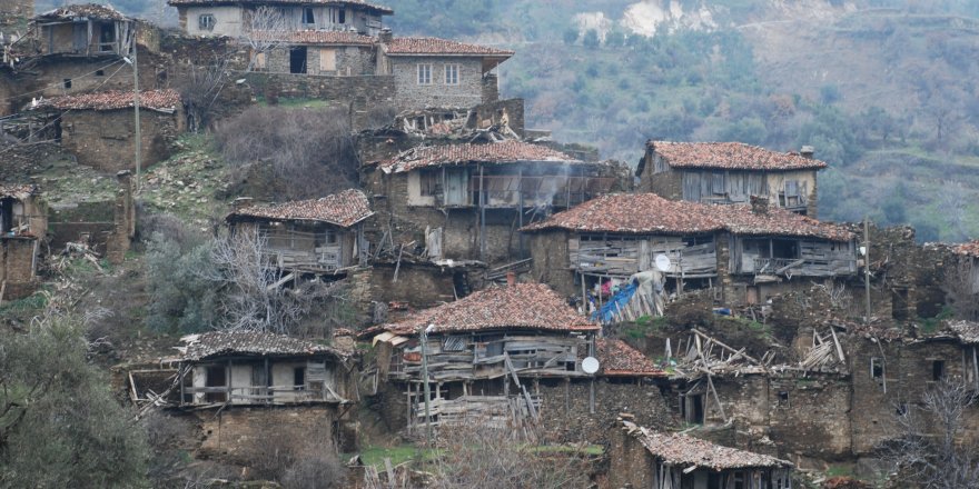 Terk edilmiş köy Lübbey’in başı Youtuber’lar ile dertte