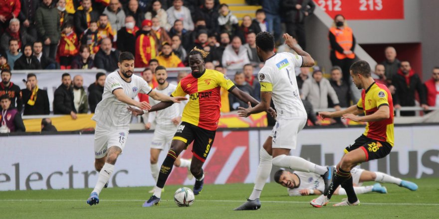 Göztepe: 2 - Kasımpaşa: 3