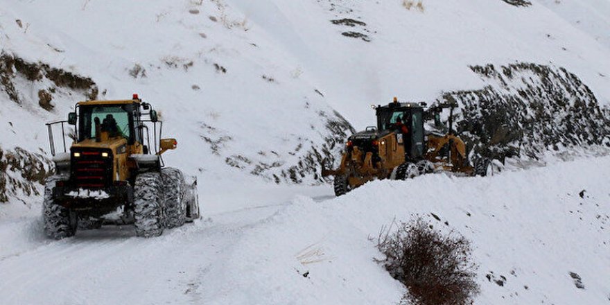 Van'da 118 yerleşim yerinin yolu ulaşıma kapandı