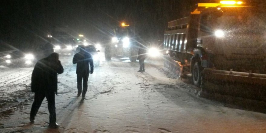 Antalya-Konya karayolu araç trafiğine kapatıldı