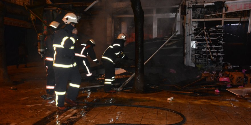 Ordu’da ayakkabı dükkanı yangında kullanılamaz hale geldi