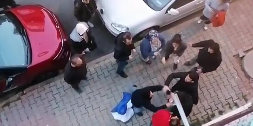 Taciz şüphelisini dövüp polise teslim ettiler