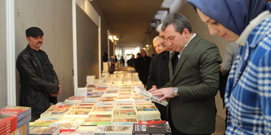 Bergama Kitap Günleri kapılarını açtı