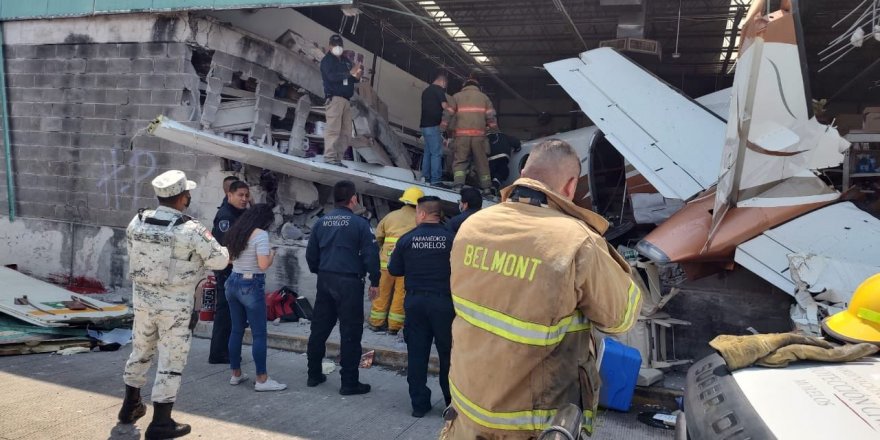 Meksika’da küçük uçak süpermarketin üzerine düştü: 3 ölü, 5 yaralı