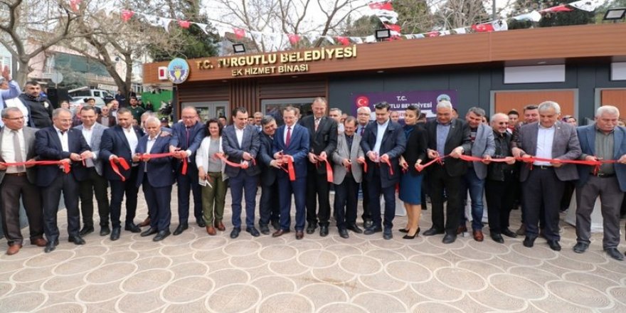 CHP ve İP’li başkanlardan skandal! Turgutlu’daki prefabrik bina açılışına bölgedeki tüm CHP’liler katıldı...