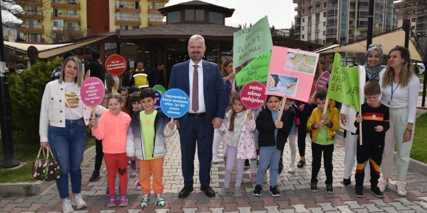 Menemen’de ‘Sokak Hayvanları Günü’ etkinliği